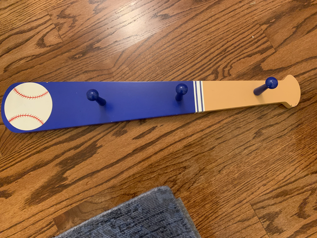 Blue Baseball Bat Shaped Wood Coat Hook Rack in Home Décor & Accents in City of Toronto - Image 2