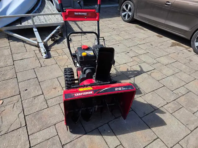 Snowblower 26"  in Snowblowers in Kitchener / Waterloo - Image 4