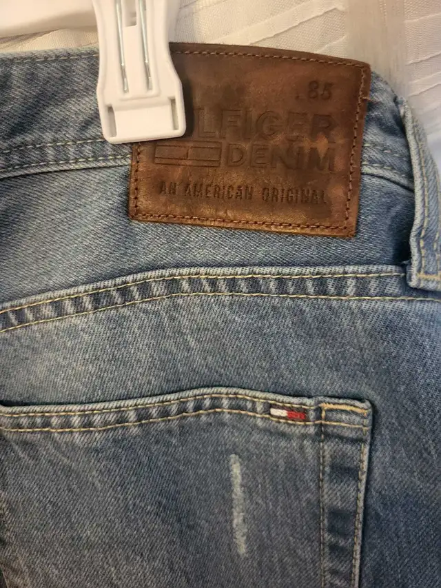 Tommy Hilfiger Jeans mens 38/30 in Men's in Oshawa / Durham Region - Image 5