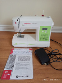 Singer sewing machine for sale