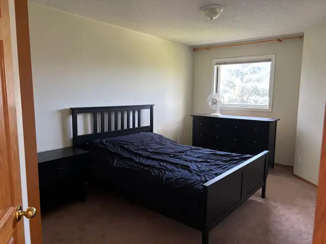 5 bedrooms fully furnished house in Long Term Rentals in Calgary - Image 14