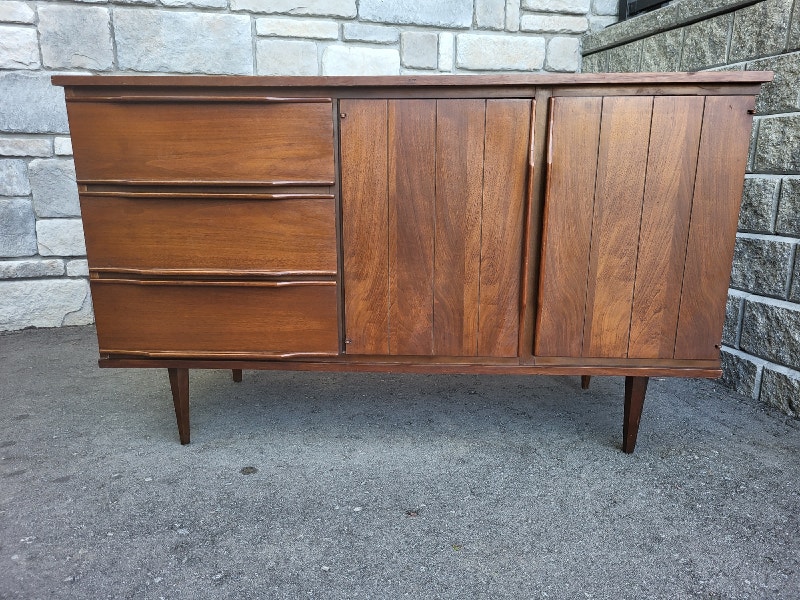 MIDCENTURY WALNUT BUFFET/CREDENZA Hutches & Display