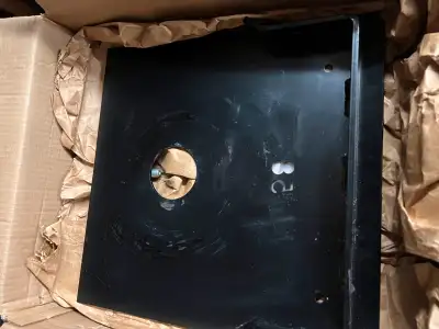 Like new Superglide capture plate for trail air triglide pinbox with shock and airbag. Will fit othe...