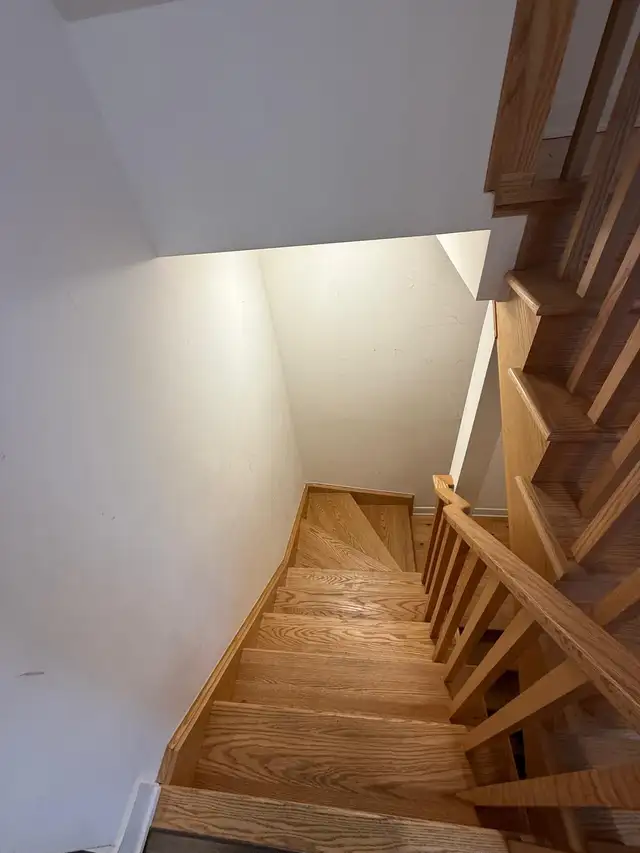 Private Room for Rent in  Vaughan near Wonderland in Long Term Rentals in Markham / York Region - Image 9