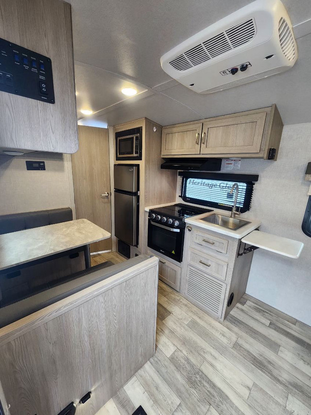 2022 Forest River Epro 19FD, Open Concept, in Travel Trailers & Campers in Oshawa / Durham Region - Image 3