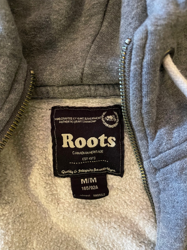 Roots and Hyba Women’s Medium Hoodies - Black & Grey in Women's - Tops & Outerwear in Oshawa / Durham Region - Image 4