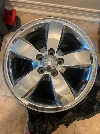Used very good thread 17" rims [OBO] with Michelin Defender XT 225-65R17 any SUV & Trucks Model 17di...