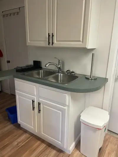 Studio suite in Grandview area in quiet residential area; close to TRU and downtown All utilies incl...