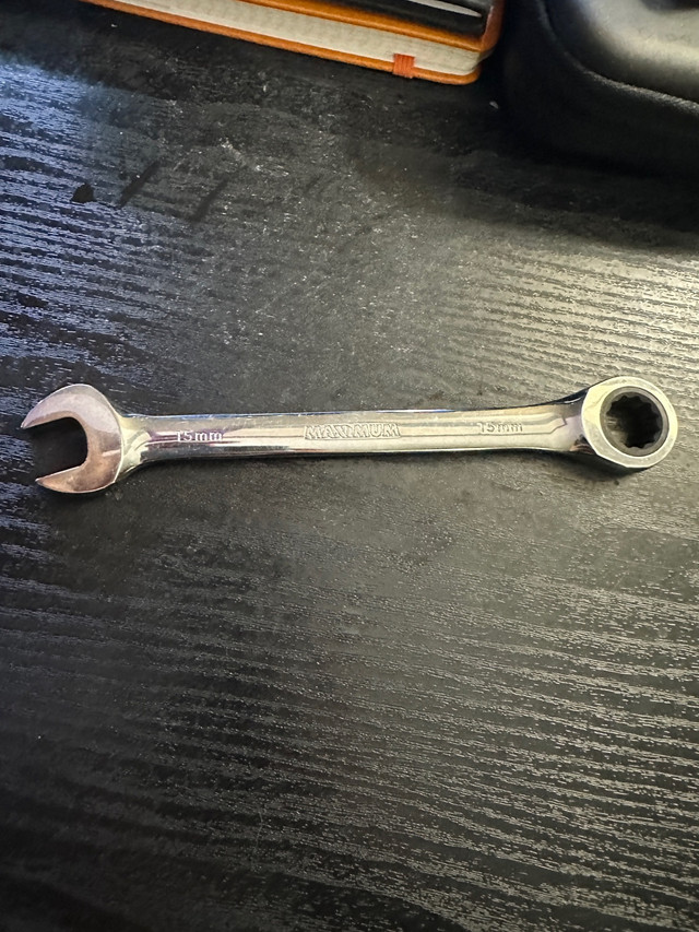 Maximum (15mm) 12-Point Ratcheting Wrench in Hardware, Nails & Screws in Edmonton