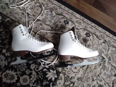 Figure skates size 6, View more