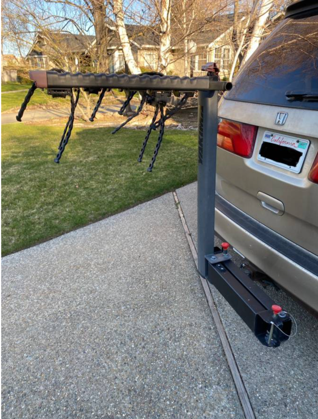 Yakima Full-swing bike carrier in Other in Ottawa - Image 9