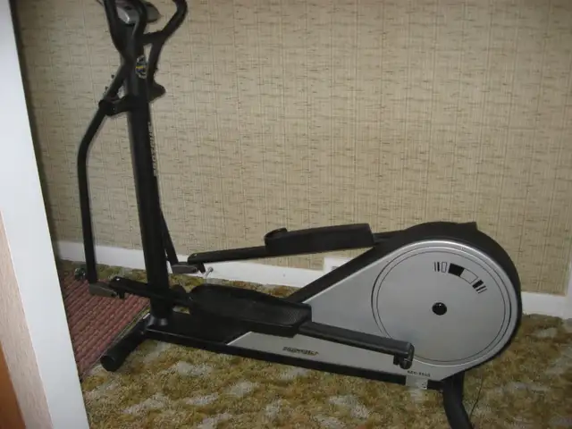 Elliptique Proteus in Exercise Equipment in Longueuil / South Shore - Image 2
