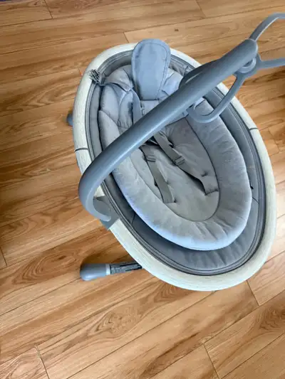 Maxi cosi baby swing for sale my son outgrew this which is why I’m selling. If you are to buy this s...