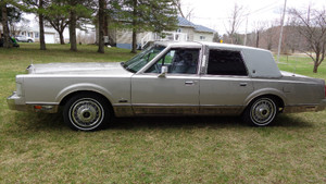 1988 Lincoln Town Car AHA