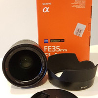 Sony Zeiss FE 35 1.4 T* prime lens in box, (sony a7 a9 series)