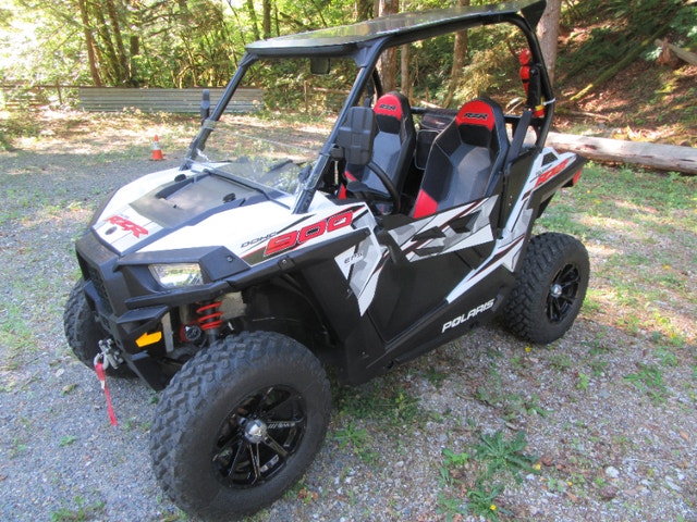 KUAFU 2-in-1 Flip Windshield For Polaris RZR 900/1000 (2014-2018) - Polycarbonate, Folding Design