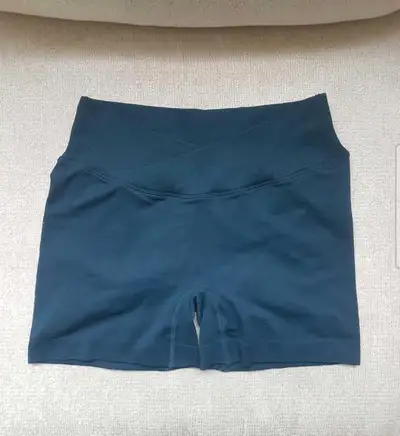 New Dark Green V Waist Scrunch Shorts, View more