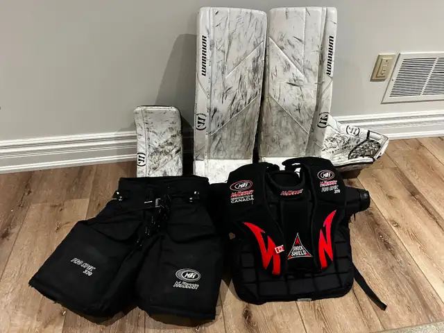 Junior goalie equipment in Hockey in Mississauga / Peel Region - Image 7
