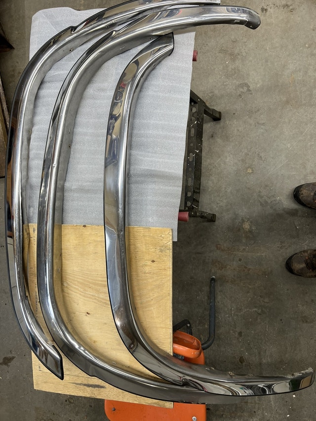 Chrome fender flares from an 06 Silverado Auto Body Parts Winnipeg