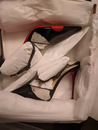 Bilougiela 25 100 Silletto High Heel Size 38.5 Price 950 or OBO ... Cash Only Transactions Maison Ma...