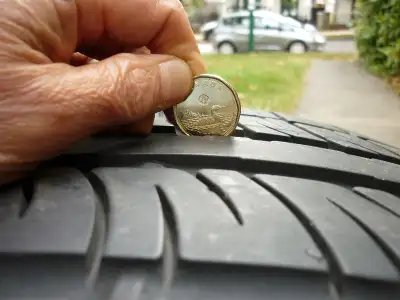 285 35 ZR 22 PIRELLI SCORPION ZERO ALL SEASON 50 TO 60% TREAD LIFE MEASURE FROM WEAR INDICATOR DOT 1...