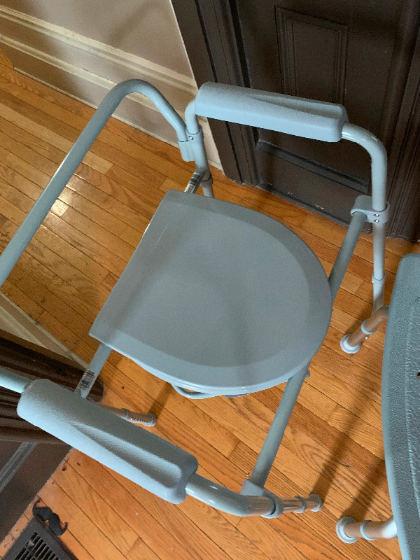 Brand new, never used: Shower stool and quality commode. in Other in Barrie - Image 3