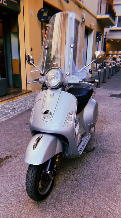 Looking for service for a Vespa 250GTS in the London, ON area. No major issues, just needs a tuneup....