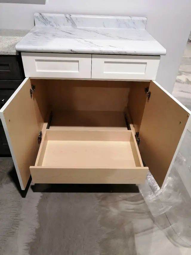 bathroom vanity in Cabinets & Countertops in City of Toronto - Image 4
