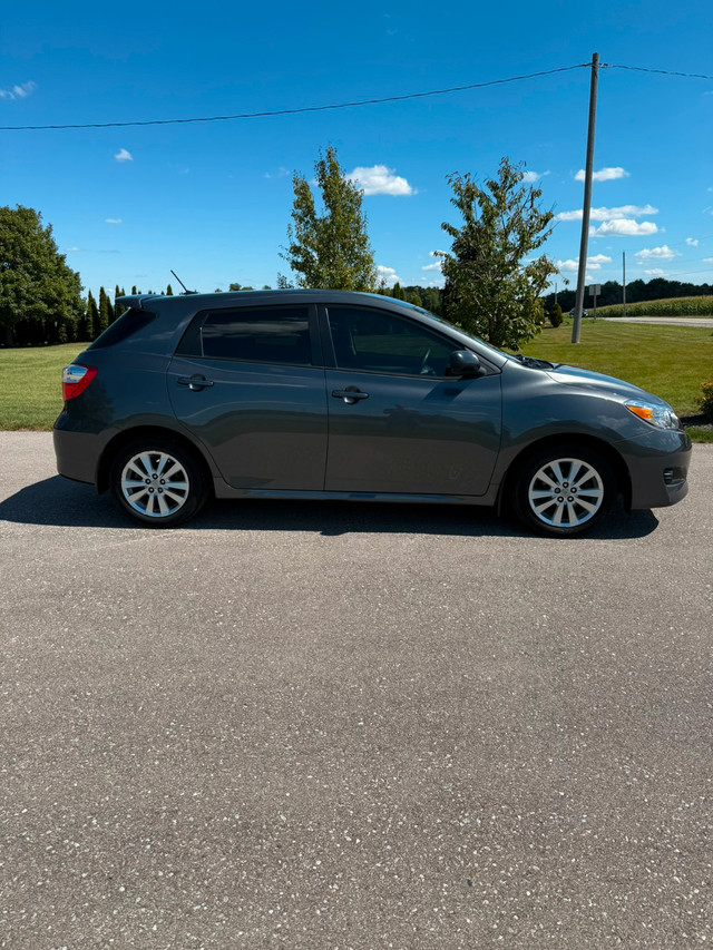 2010 Toyota Matrix For Sale in Cars & Trucks in Kitchener / Waterloo - Image 4