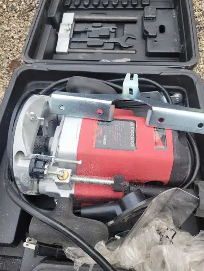 1/2 inch router with round over bits, View more