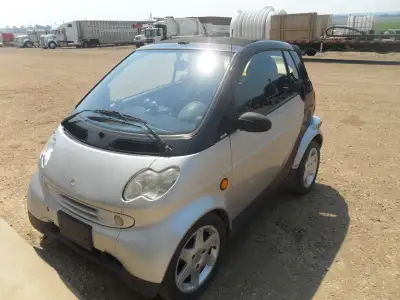 FOR SALE 2006 SMART CAR CONVERTIBLE SHIFT MANUAL OR AUTOMATIC NO ISSUSES SMALL DIESEL ENGINE ABSOLUT...