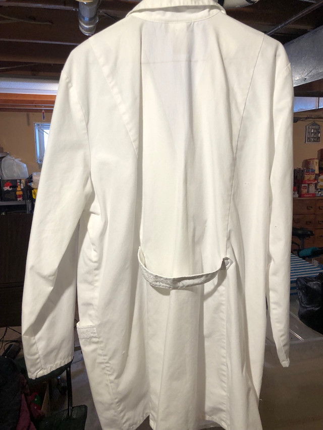 Cherokee Medical/Lab coat in Women's - Other in Portage la Prairie - Image 2
