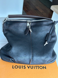 Louis Vuitton Selene Mahina PM