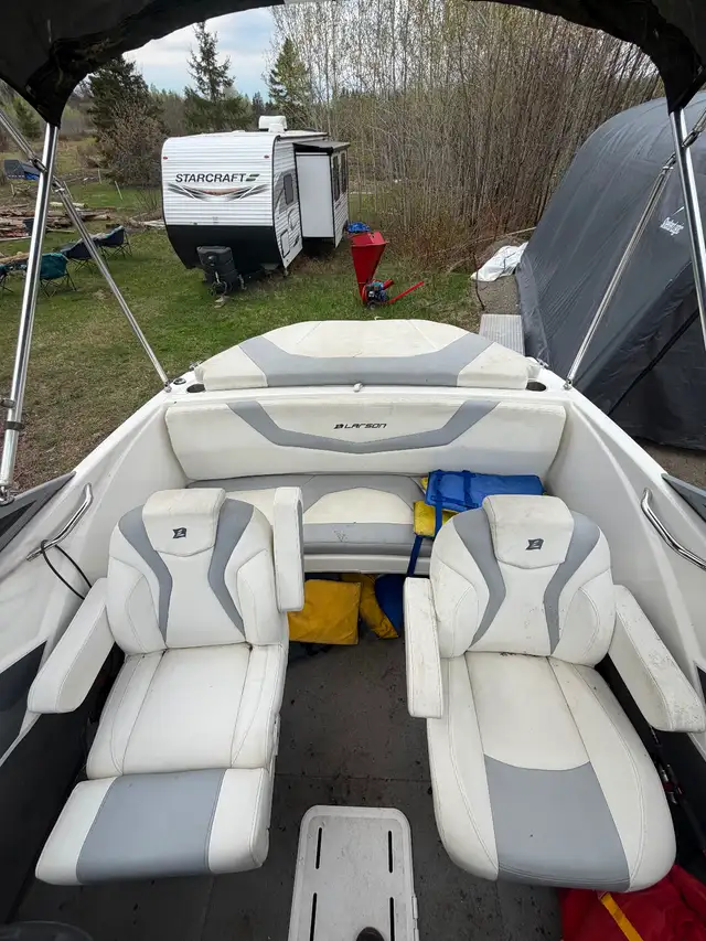 2014 18’ Larson Boat and Trailer in Powerboats & Motorboats in Sudbury - Image 4