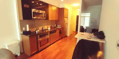 Condo at Yonge & Eglinton - 1 Bed + Den + 2 Baths