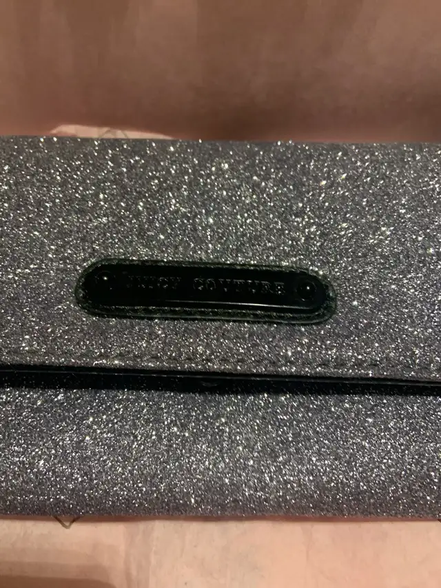 Juicy Couture Y2K Original Pink/Silver Glitter Purse in Women's - Bags & Wallets in Mississauga / Peel Region - Image 7