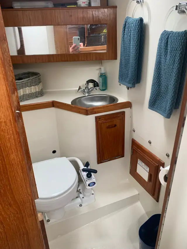 Catalina 1992 30 Sailboat in Sailboats in Oakville / Halton Region - Image 9