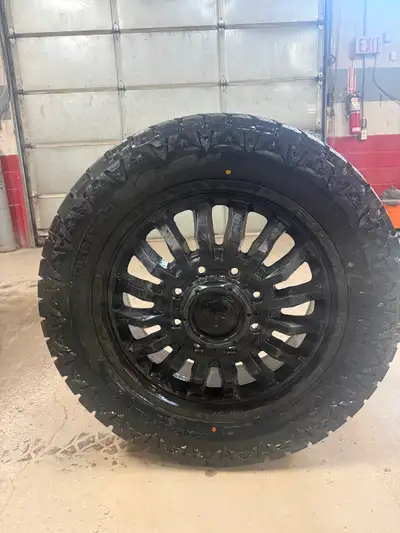 22" FUEL ARC WHEELS WITH 6 35x12.50 22 Brand new PREDATOR MUTANT TIRES. All 6 Rims used 1 summer on...