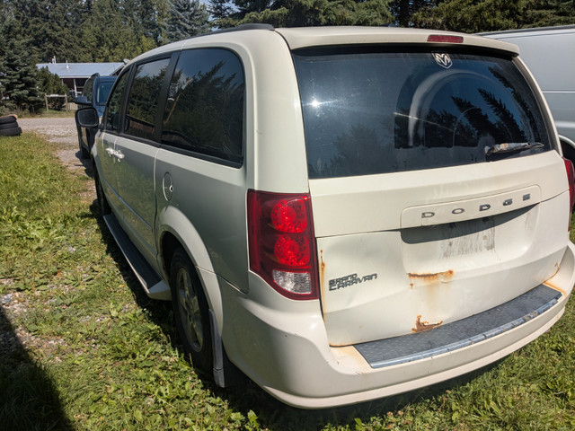 2011 Dodge Grand Caravan in Cars & Trucks in Quesnel - Image 3