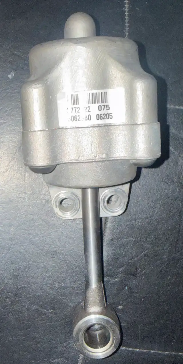  2007 keneworth t600 IX15 Cummins motor turbo actuator for sa