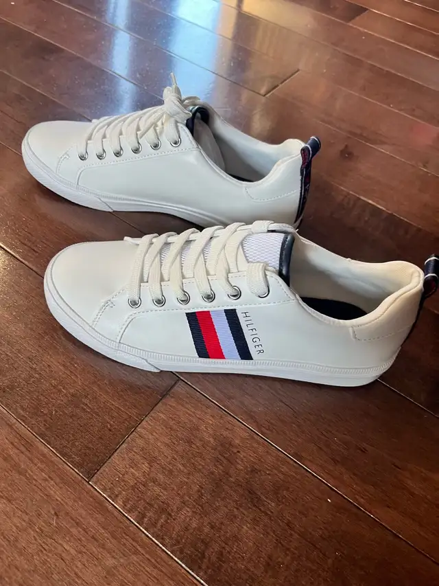 Tommy Hilfiger Running Shoes size 5- women’s BNIB in Women's - Shoes in Kitchener / Waterloo - Image 3