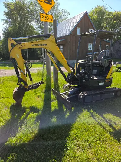 Ce -E26C 2024 with 211 hours. 19 inch Bucket with Thumb. Rubber tracks.Kubota 25 H.P. diesel engine....