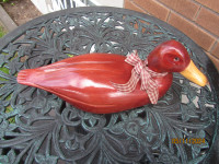 Wooden duck // Canard en bois