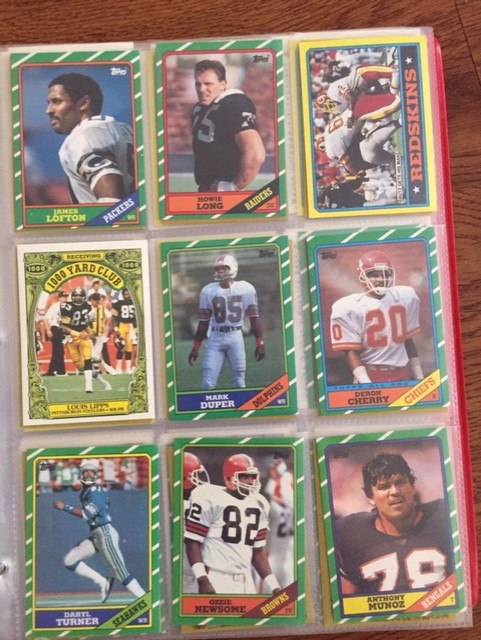 Lot of 44 1986 Topps football cards in Arts & Collectibles in City of Toronto - Image 3