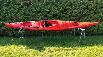 Kayak Riot Edge 15 ' tout équipé (3 pagaies, vfi(xl), veste néoprène et dry pants(xl), kit de sécuri...