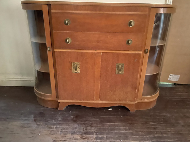 Vintage Buffet/Sideboard in Hutches & Display Cabinets in Regina - Image 2