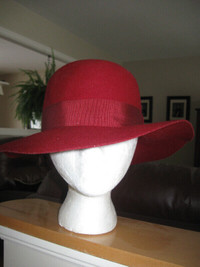 chapeau feutre femme rouge adulte large