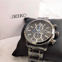 Montre SEIKO grise 