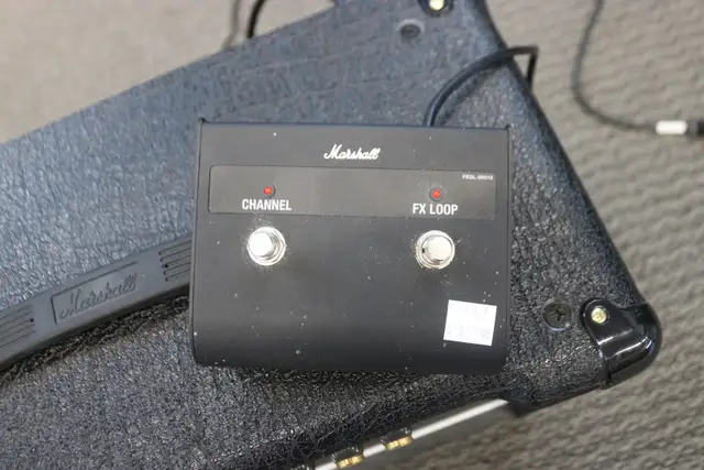 Marshall DSL20CR 20 Watt Guitar Amplifier W/ Footswitch (#41770- in Amps & Pedals in City of Halifax - Image 3