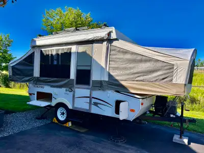 Viking 2108 Tent trailer, Immaculately kept! Sleeps 6, 3 way fridge, 3 burner stove, sink, furnace,...